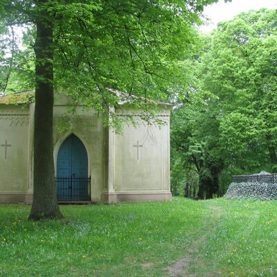 Bild vergrößern: Annenwalde, Friedhof, Erbbegräbnis der Familie Brockes