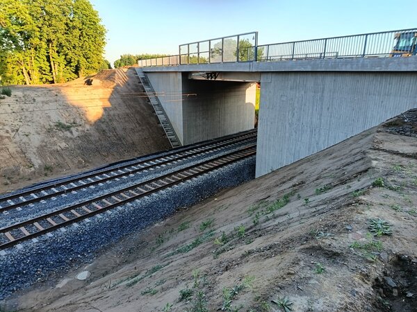 Bild vergr&ouml;&szlig;ern: Bahnbr�cke bei Kerkow